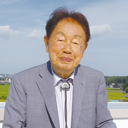 江崎玲於奈 館長 写真